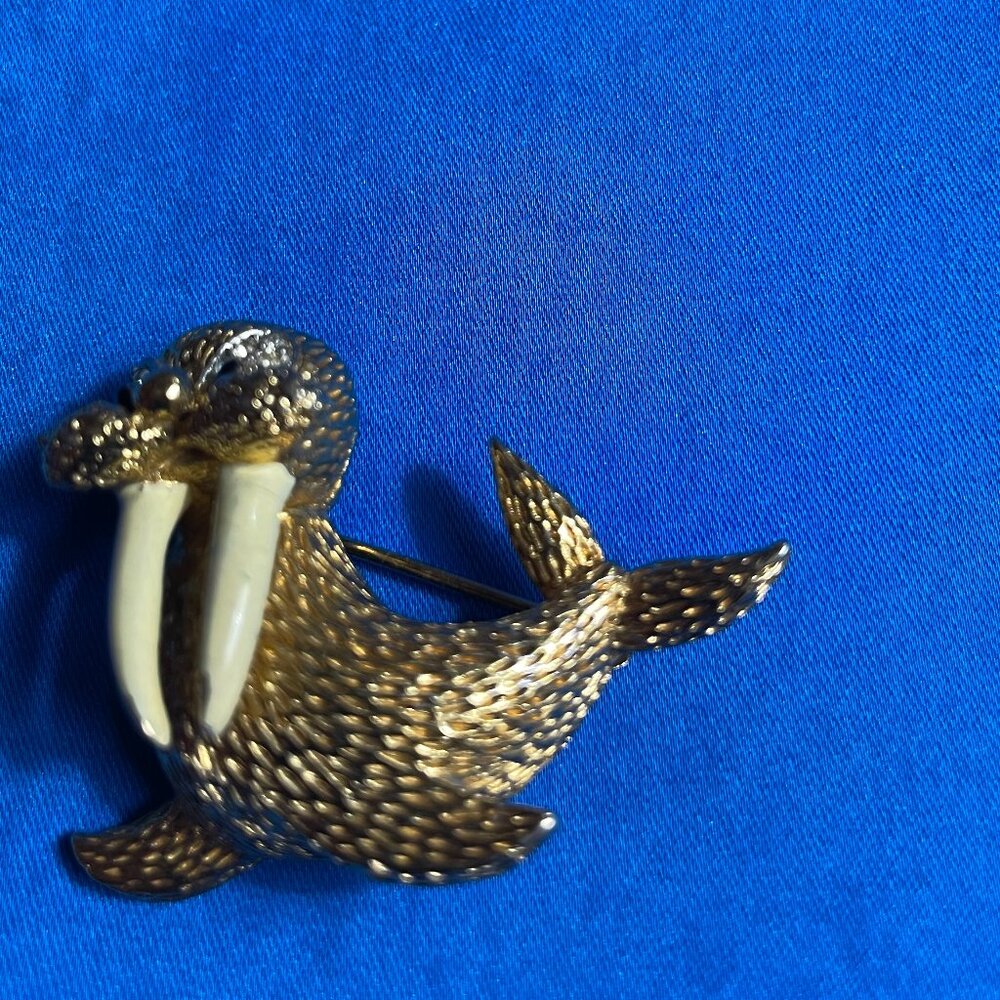 Vintage Walrus Figural Brooch